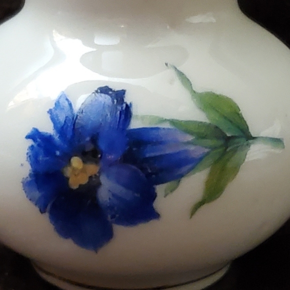 Vntg Bavarian Blue 💙 Gentian Flower 2 1/2" Bud Vase Toothpick Holder Germany - Picture 10 of 13